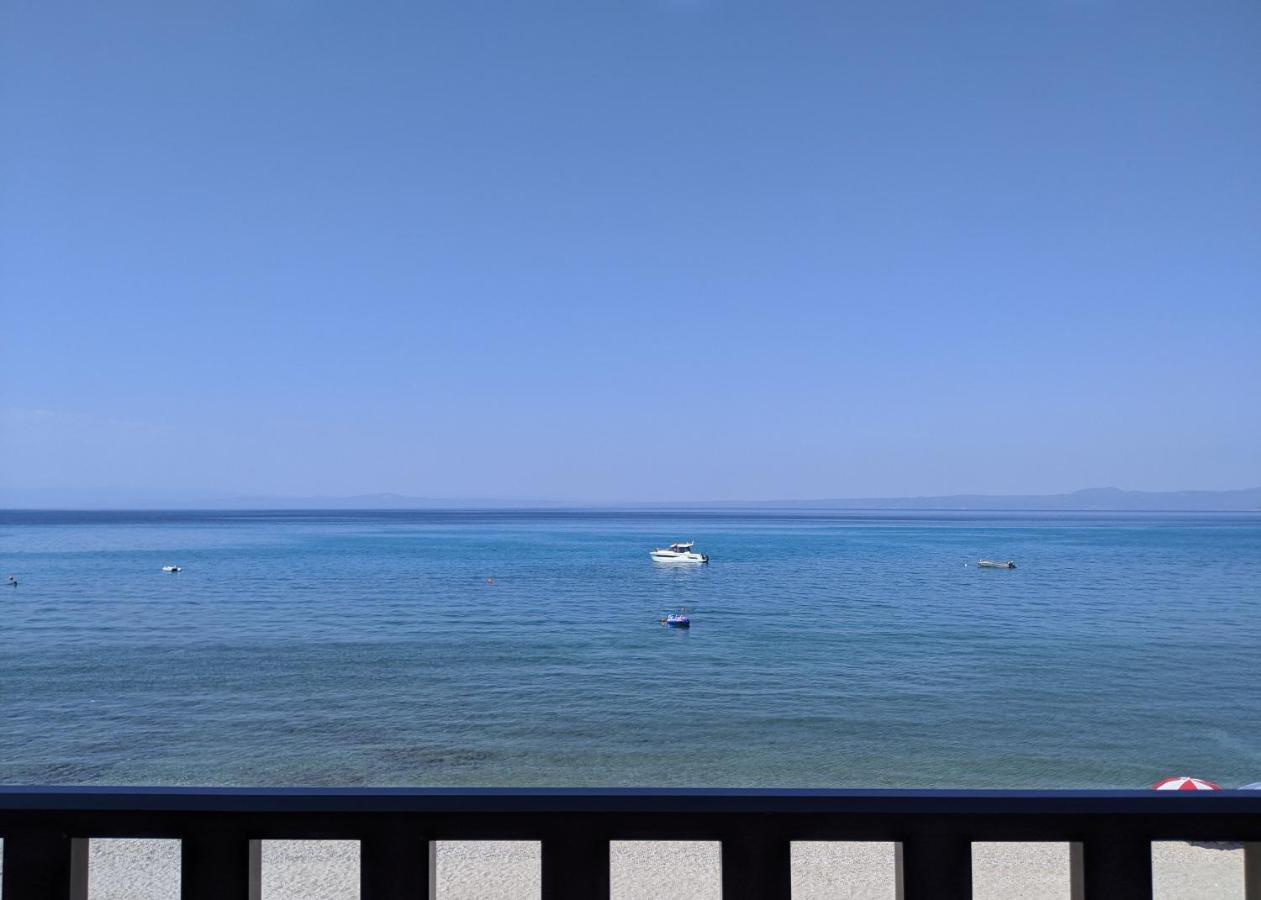 Seafront Apartment Пефкохорі Екстер'єр фото